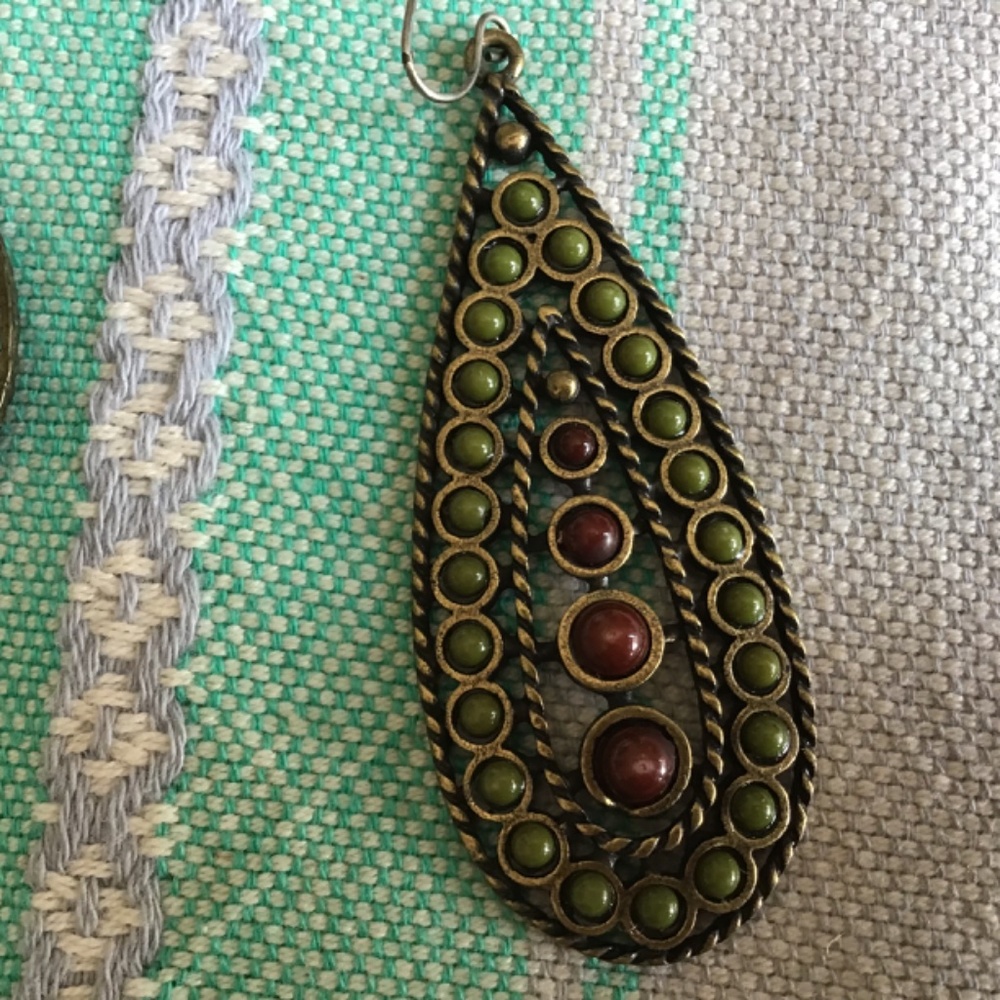 Fun funky earrings - Picture 3 of 3